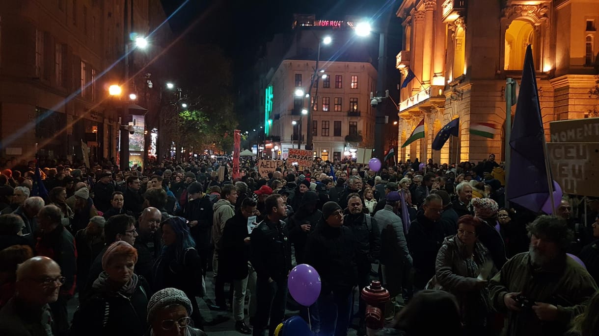 Újra a CEU-ért tüntettek Budapesten - fotók