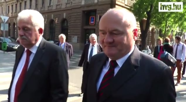 Üzeni a Fidesz Brüsszelnek: 