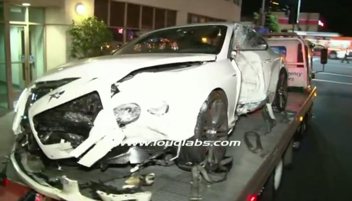 18 éves suhanc zúzott le egy Bentley Continental GT-t - videó