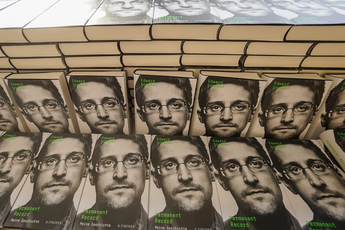 Edward Snowden: Az emlékeinket már nem tudjuk kitörölni