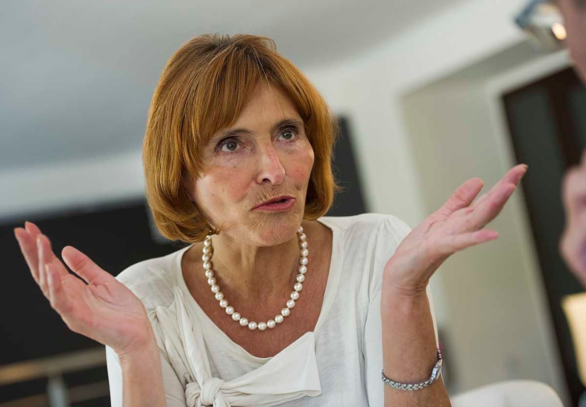 Lendvai Ildikó újból szervezkedik a régi szocikkal