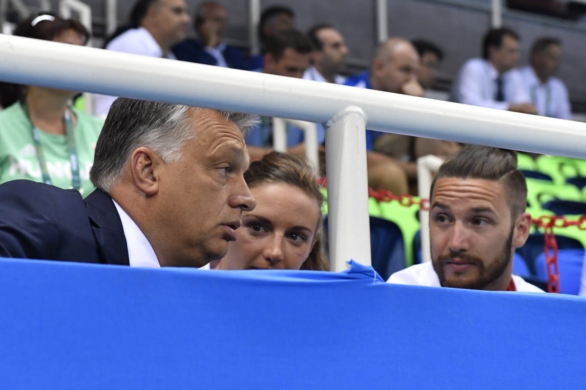 Orbán: Valami baj van velünk, magyar férfiakkal
