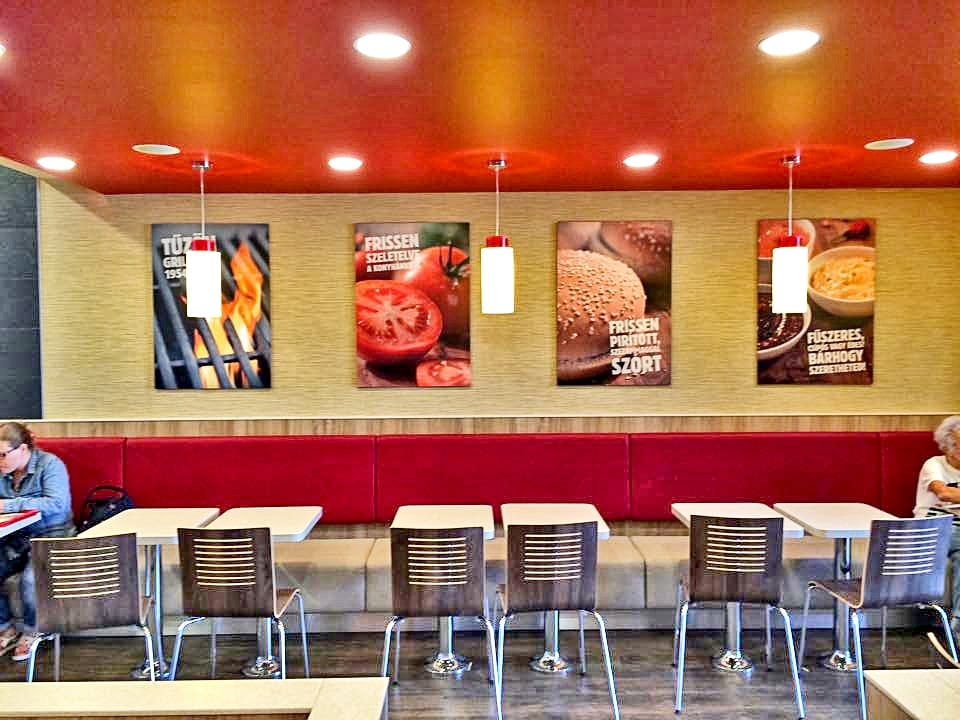 Ilyen lett az új Burger King az Oktogonon - fotók