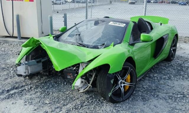 Akciósan a miénk lehet egy McLaren sportkocsi, bár némi szépséghibával