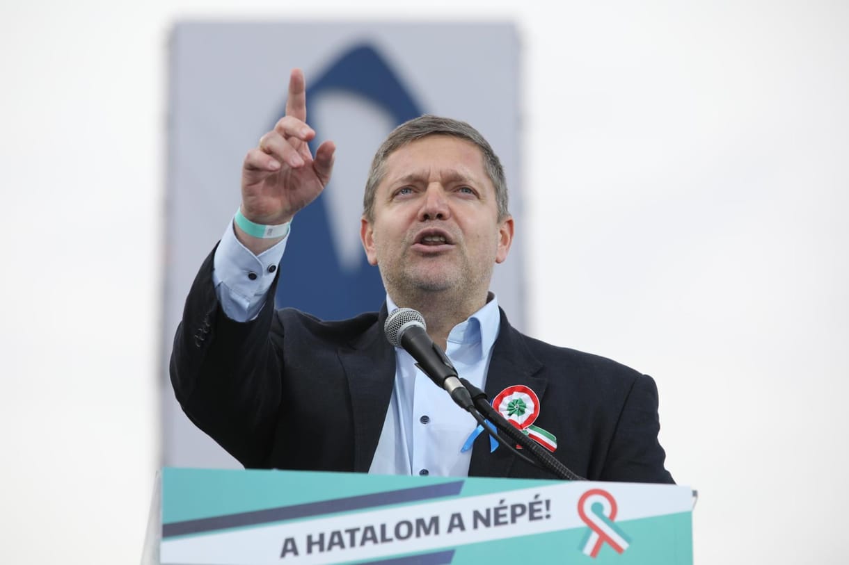 MSZP: Nem helyes, ha a pártvezetők egymásra mutogatnak, vagy egy emberen verik le a port