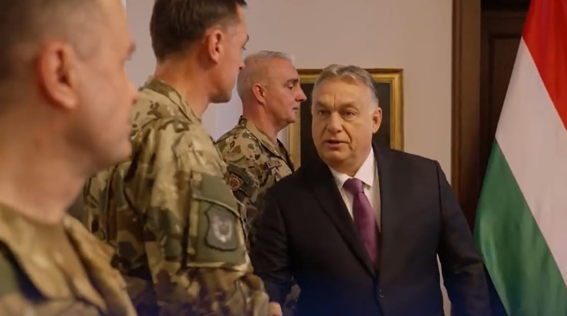 Csak az kapja meg a hathavi fegyverpénzt, aki beoltatja magát