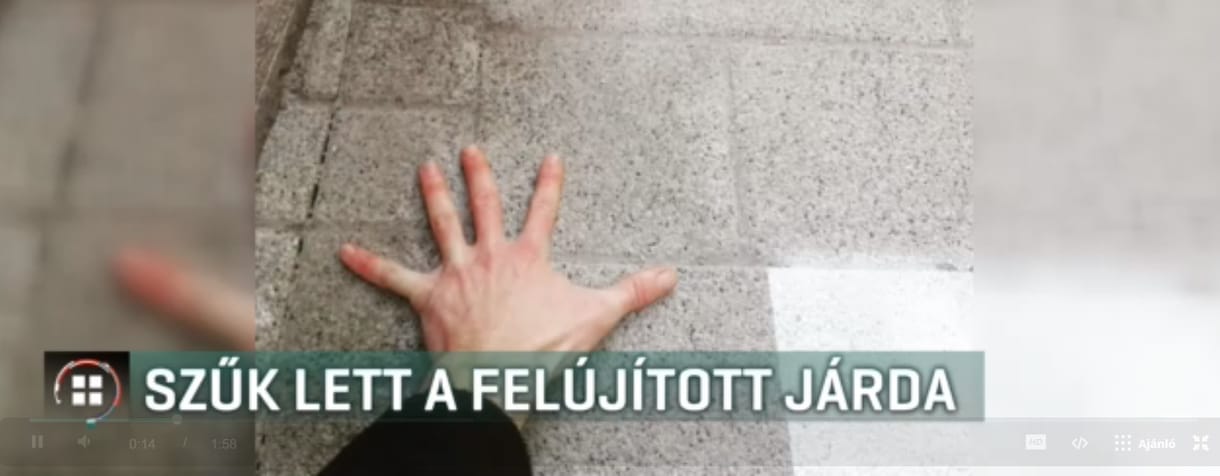 Tenyérnyi széles járdán kell ügyeskedniük a gyalogosoknak egy V. kerületi utcában