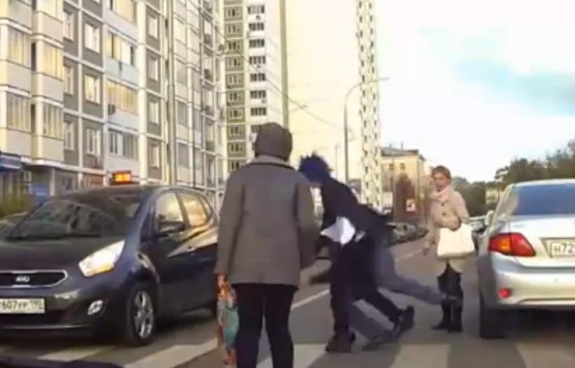 Fedélzeti kamera előtt lépett színre az orosz Zorro - videó