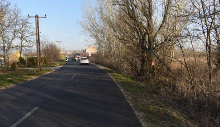 Részegen az árokban kötöttek ki, majd letagadták, hogy a kocsiból kirepülő nő is velük utazott 