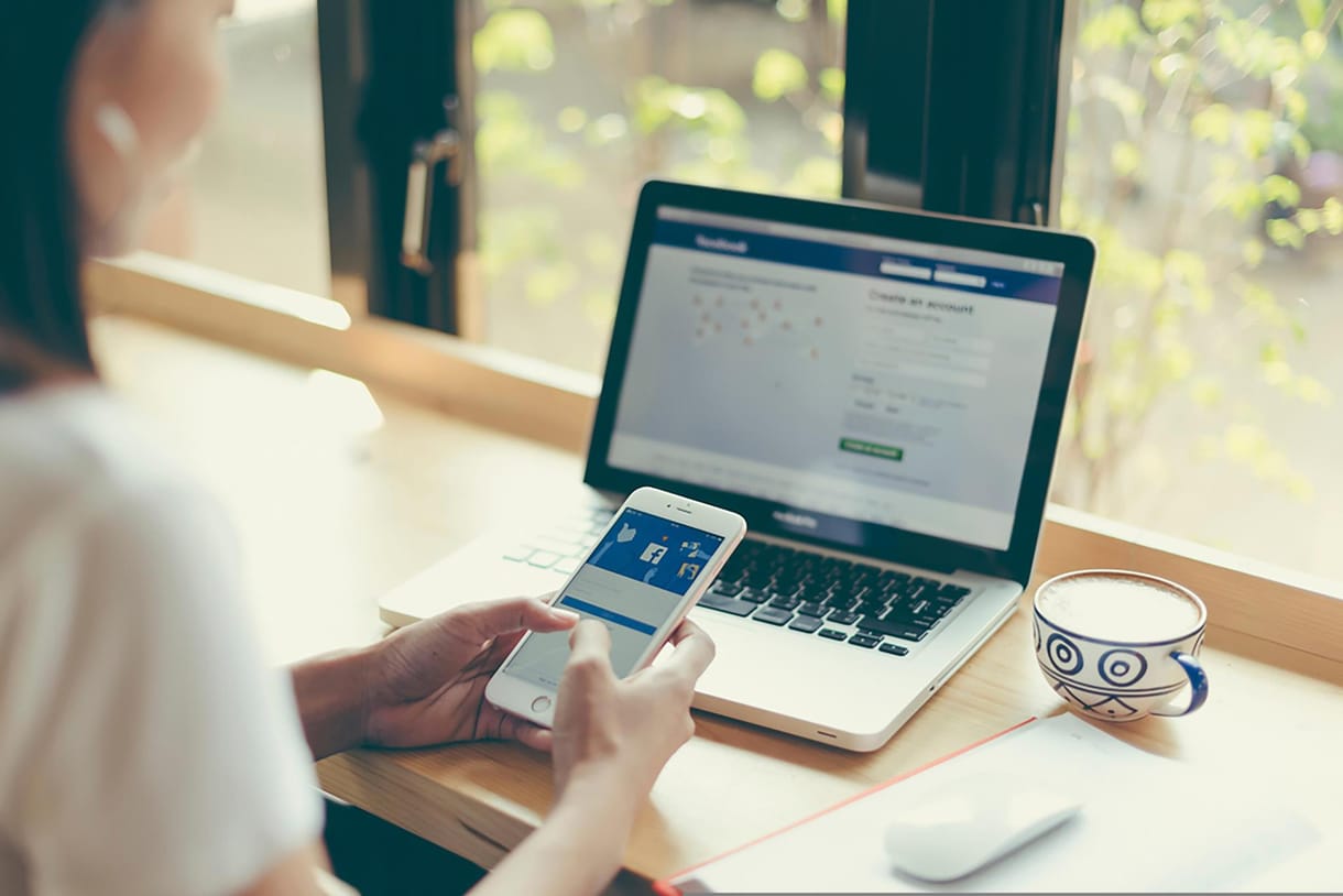 Itt nézheti meg, ki lépett be a Facebook-fiókjába – és zárhatja ki