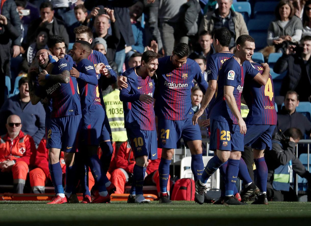 Messi egyik stoplisa nélkül, sportszárban adta a gólpasszt a El Clásicón
