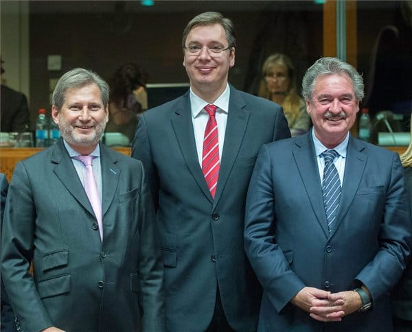 Még szélesebbre tárták Szerbia előtt az EU kapuját