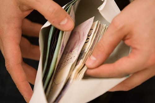 Fidesz-közeli cégé lett a naperőműves megaüzlet