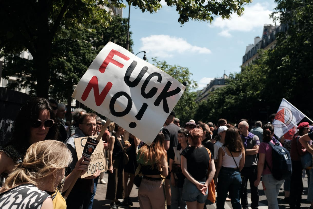 Feminista felhívásra 75 ezren vonultak Párizsban a szélsőjobb ellen