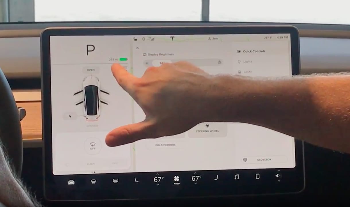 Ez nem egy hagyományos autó: ezt tudja a Tesla Model 3 legmenőbb funkciója – videó