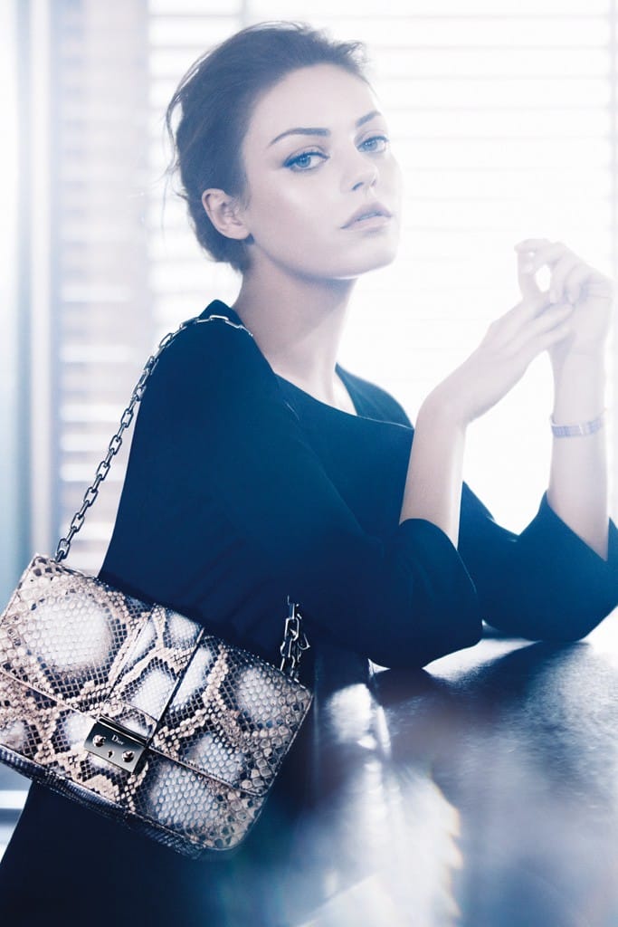 A fekete hattyú szerepet váltott - Mila Kunis a Dior új arca