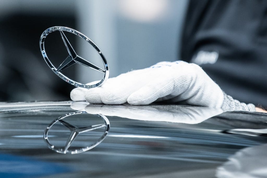 Hibás fékek miatt 1 millió autót hív vissza a Mercedes