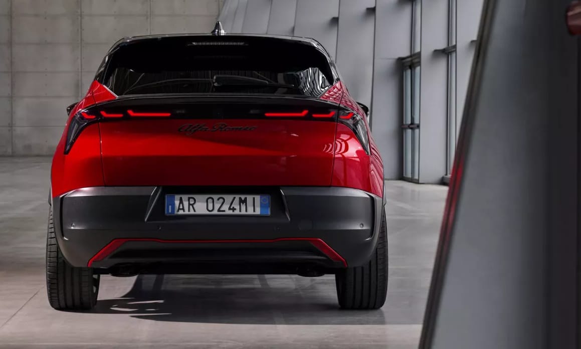 Az első elektromos Alfa Romeo designjáról akár egy új Nissan is eszünkbe juthat