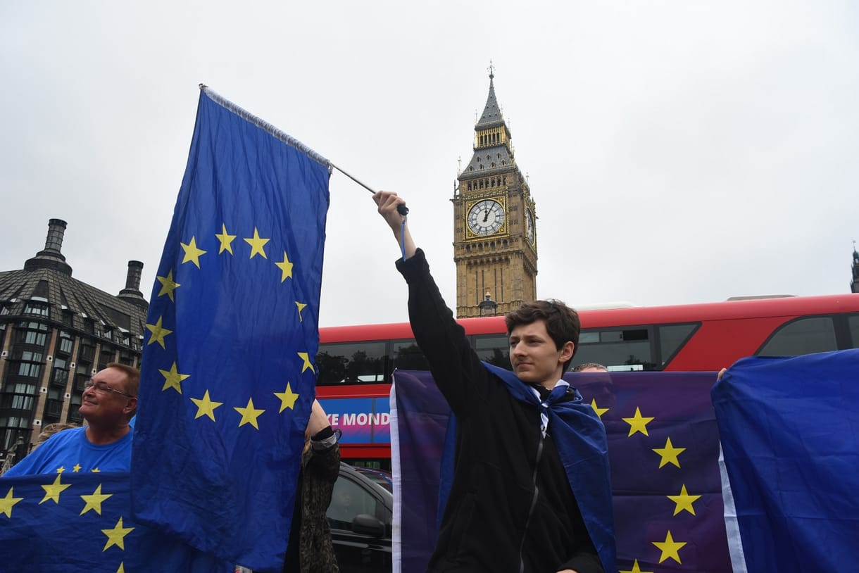 Nem lesz újabb népszavazás a Brexitről, csak mert lázadnak a kormánytagok