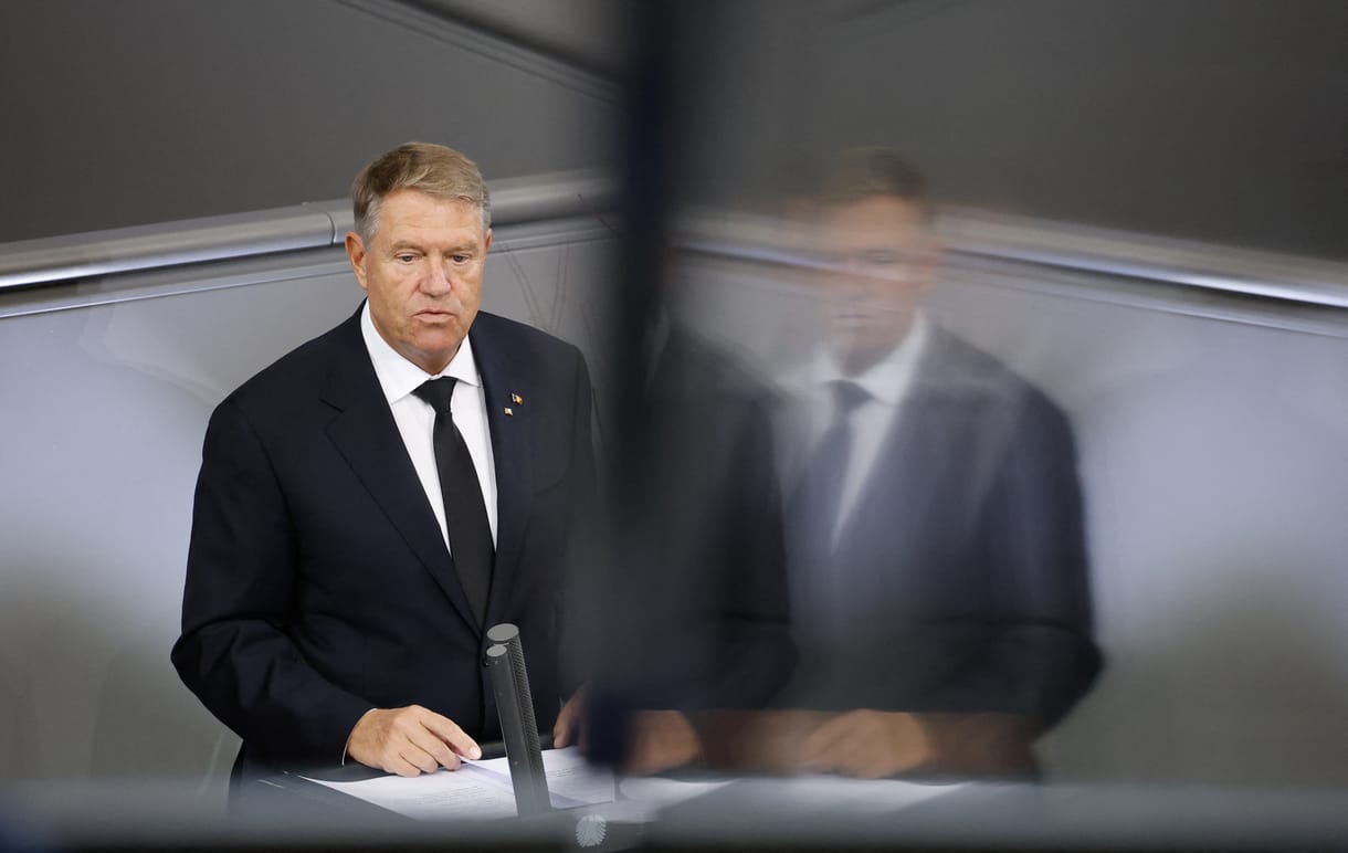 „Io napot chivanoc” – búcsúzik Klaus Iohannis, aki ledarálta a román demokráciát