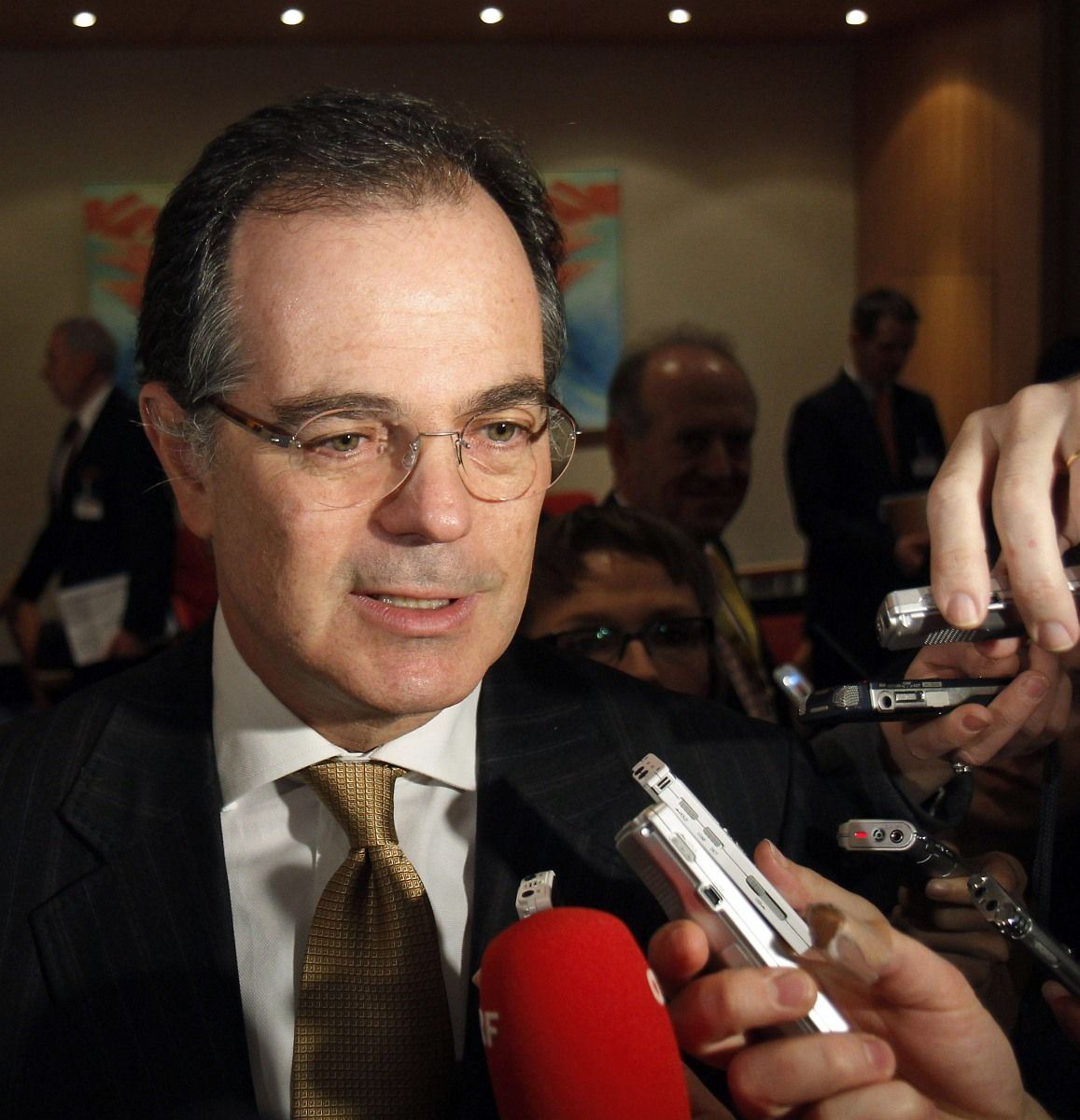 Simor fizetése újabb pofon lehet Orbánnak