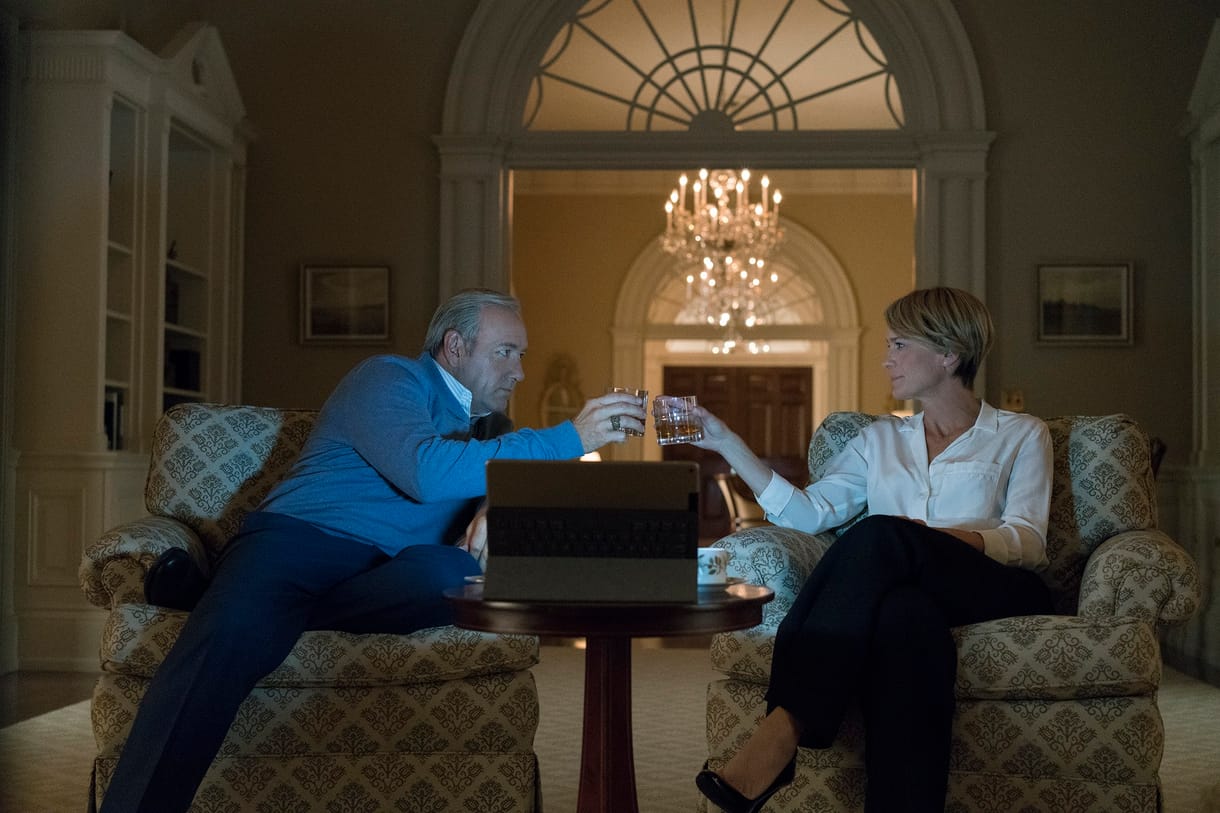 Hivatalos: Kevin Spacey nélkül, Robin Wrighttal folytatódik a Kártyavár