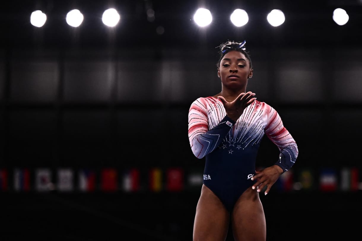 Eljegyezték Simone Bilest
