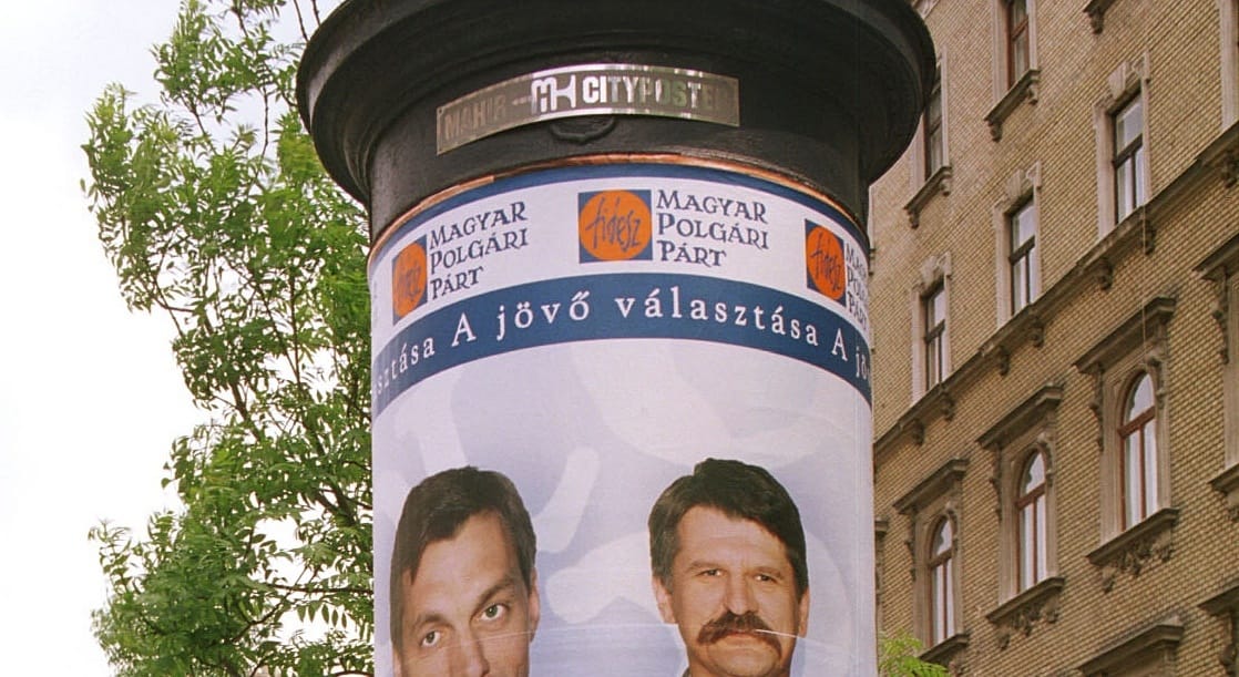 Hivatalos: Tarlósék szerződést bontanak Simicska cégével