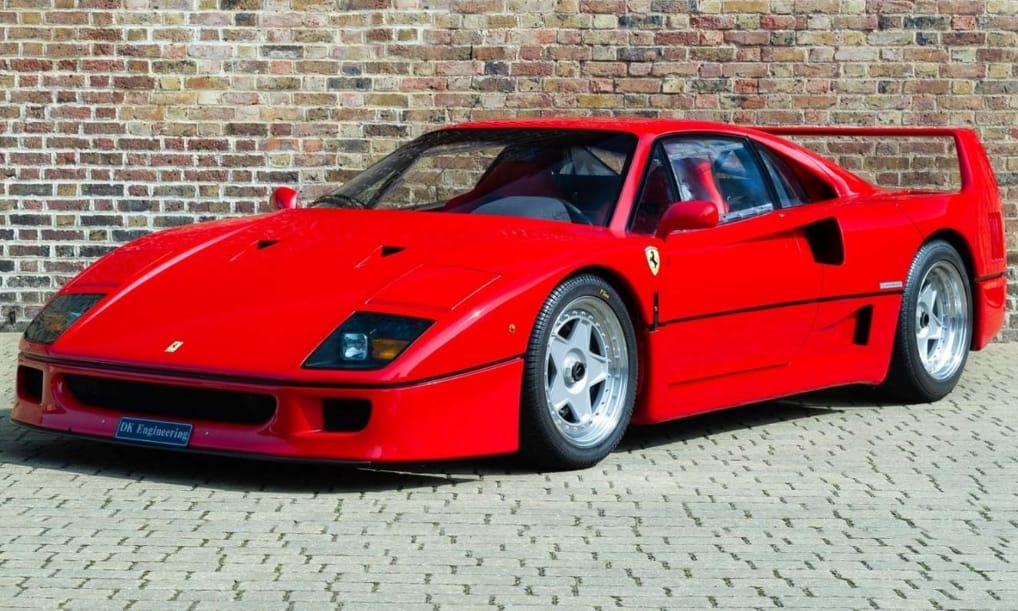 A szokásosnál is ritkább Ferrari F40 várja új gazdáját