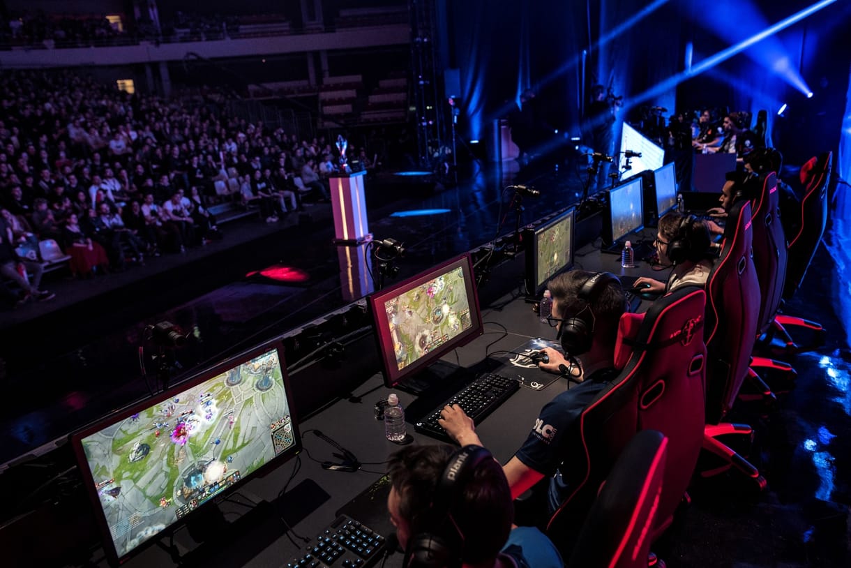 E-sport: Orbán adott kétmilliárdot és rögtön nagyhatalmi terveket szőhet
