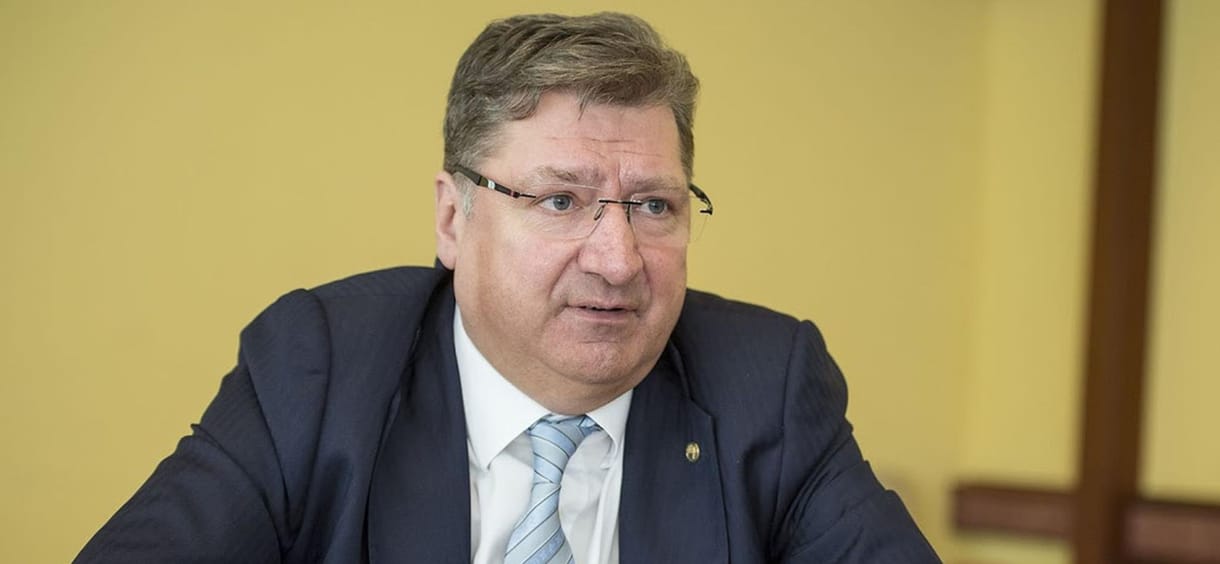 Felülvizsgálná a kata szabályozását az iparkamara, extraadót lengetett be Parragh