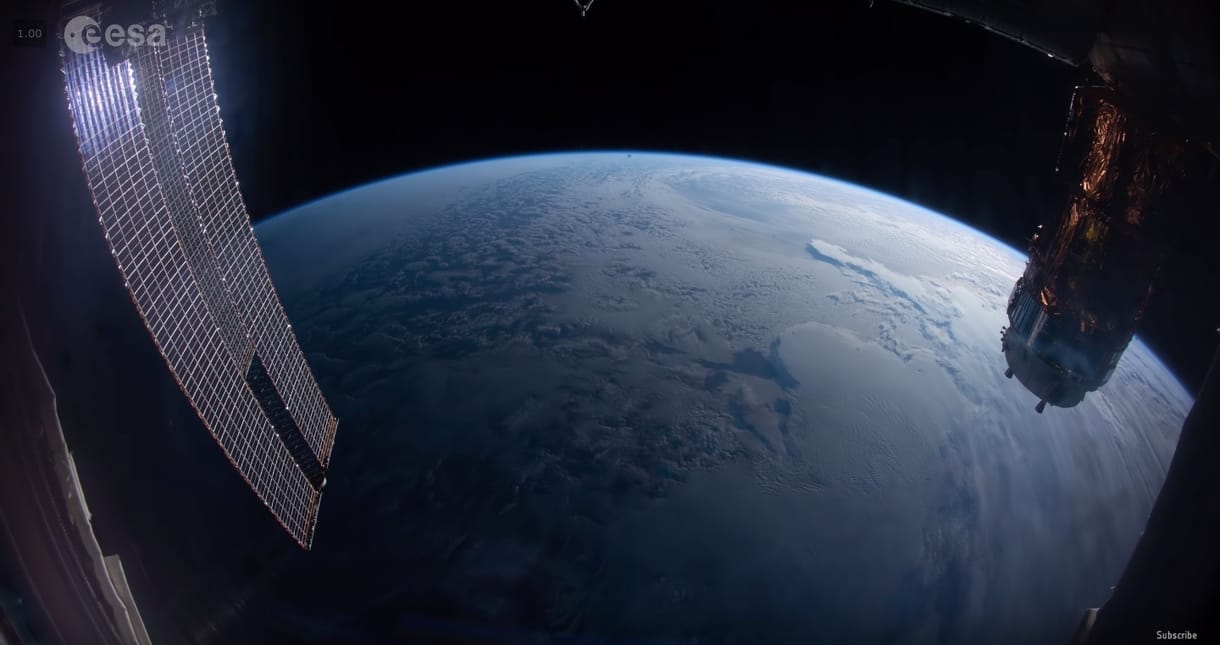 21 375 fotóból rakta össze az űrhajós ezt a gyönyörű timelapse videót a Földről