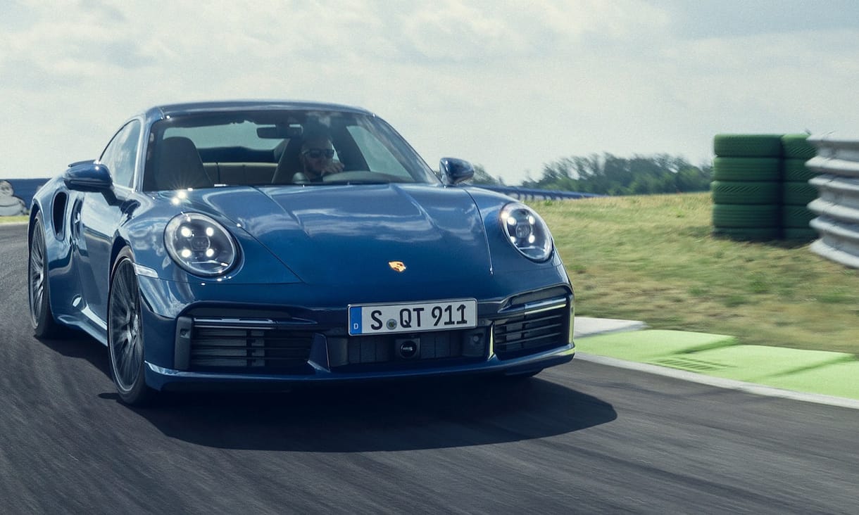 Kémfotókon a megújuló Porsche 911 Turbo