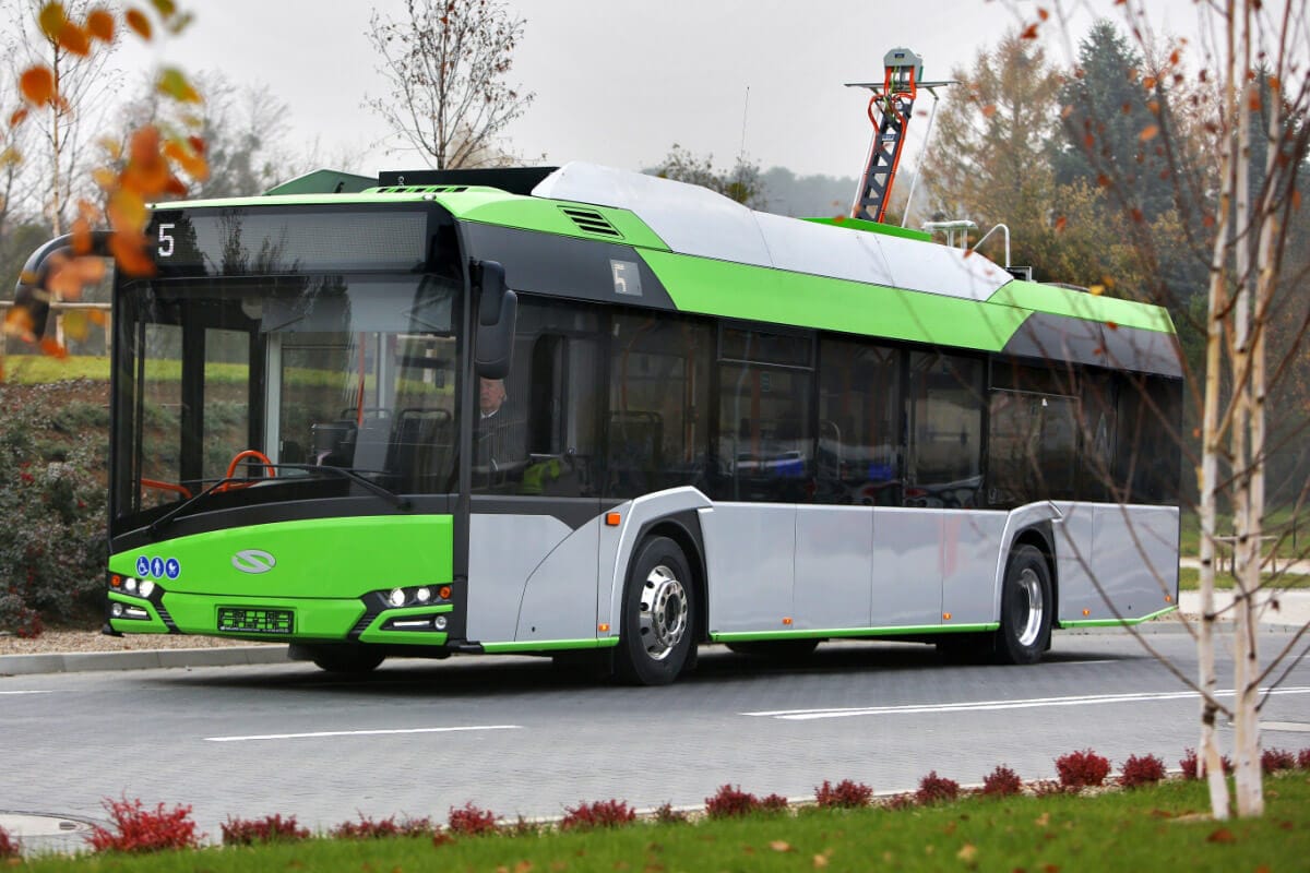 Hétfőn beköszönt az elektromosbusz-korszak Pakson