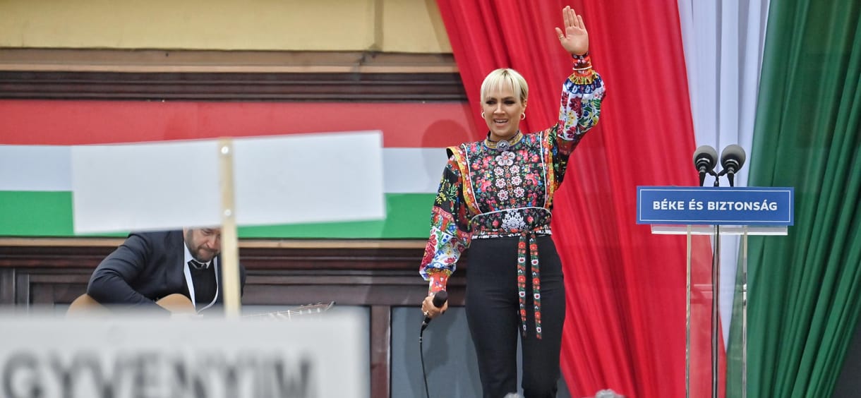 Tóth Gabi szerint coming out volt kiállni a kormány mellett, és csak egy kisebbségnek van vele baja