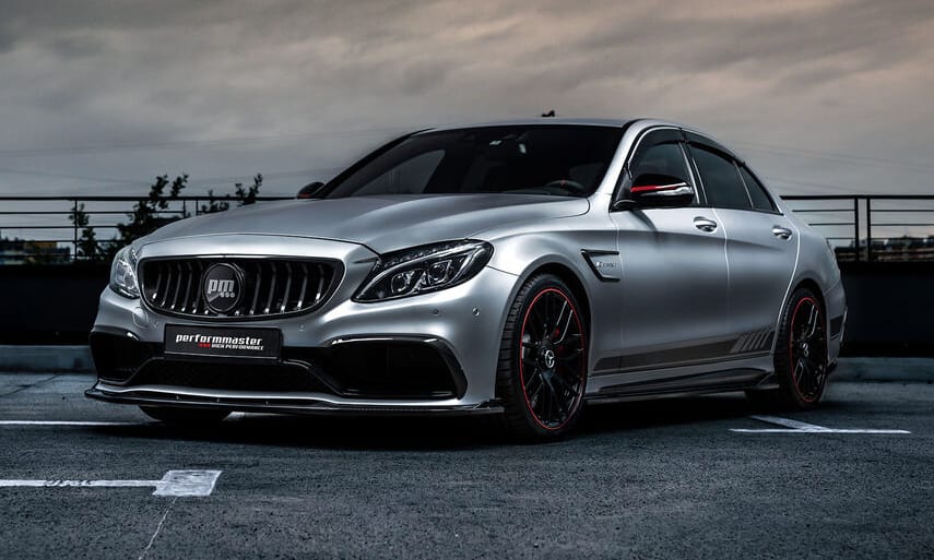 Élet a halál után: 612 lóerős biturbó V8-as Mercedes C-osztály tűnt fel a színen