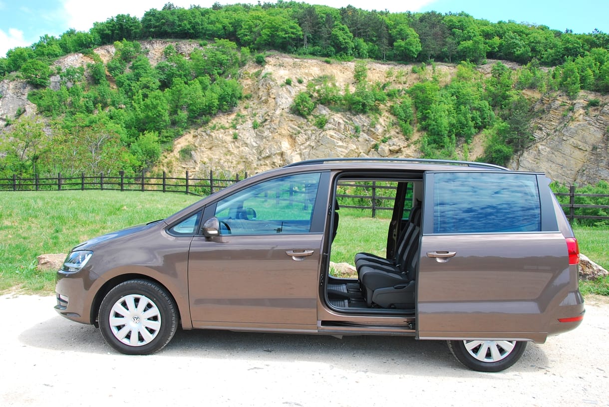 VW Sharan teszt: csinálj sok-sok gyermeket