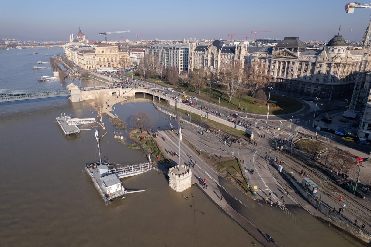 Lassan apad a Duna vízszintje, Budapesten szombaton lesz az elsőfokú védelmi szint alatt