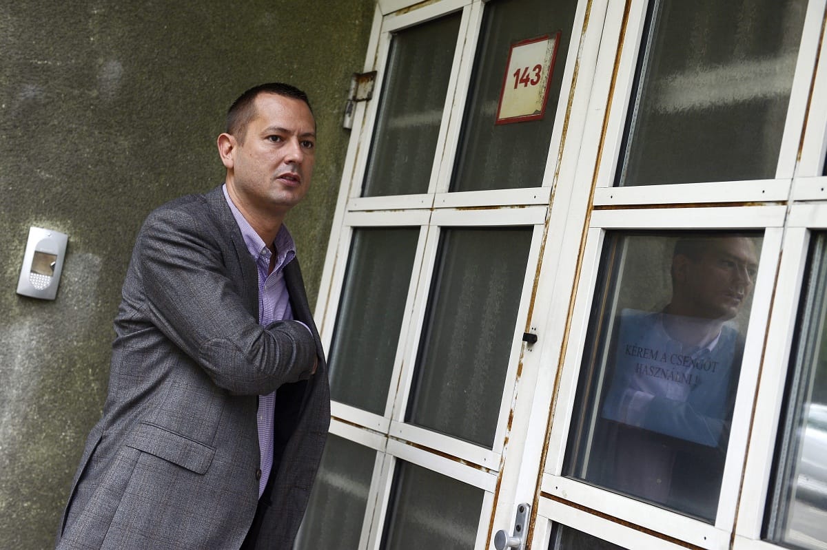 MSZP-s képviselő szkinhed múltjáról ír a Magyar Nemzet