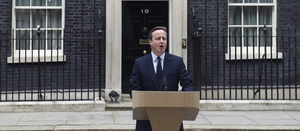 Itt a brit bejelentés: egyelőre nem nyomják meg a Brexit-gombot