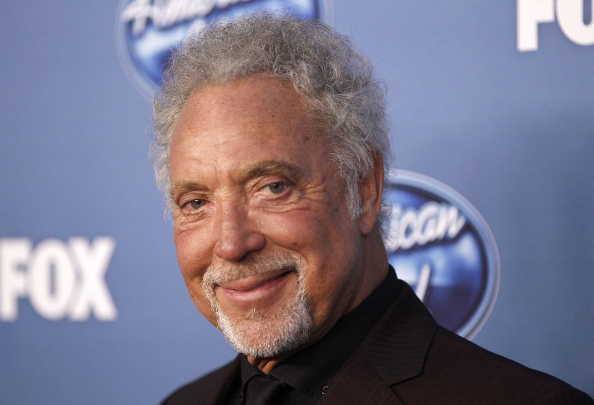 Hajléktalanként, zenélésből él Tom Jones fia