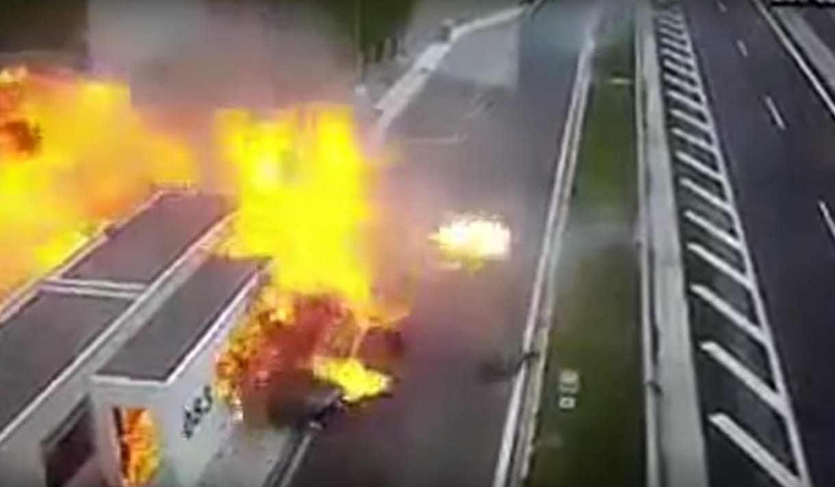 200+ km/h-nál szállt el a Porsche, halálos balesetet okozott – videó