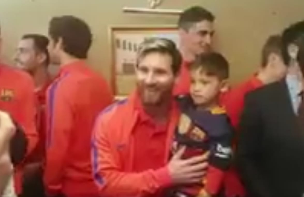 Találkozott Messivel a nejlonzacskómezes kisfiú