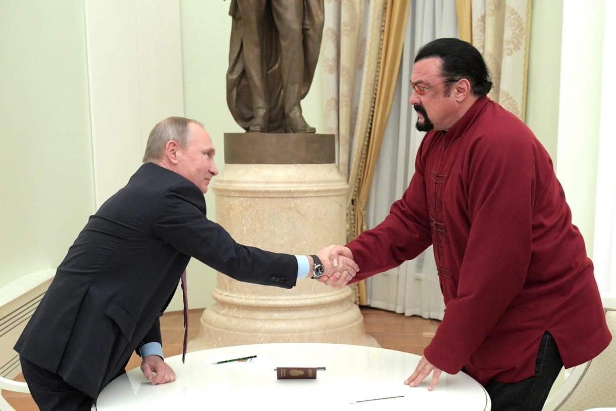 Putyin barátja, Steven Seagal is elmondta a véleményét a háborúról