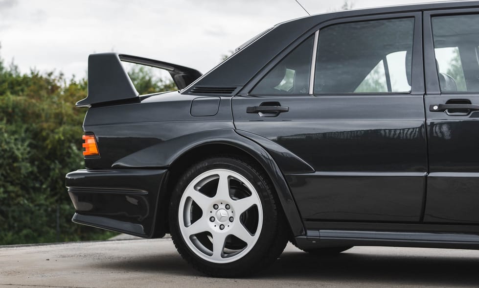 64 millió forintért árulnak egy Mercedes 190 E 2.5-16 Evolution II-t