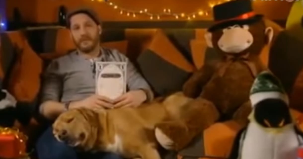 Cuki mesemondó lett Hollywood rosszfiújából - videó