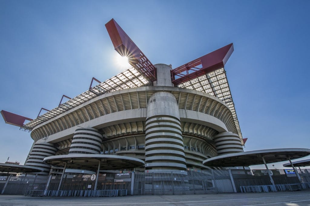 Lebontják Milánó legendás stadionját