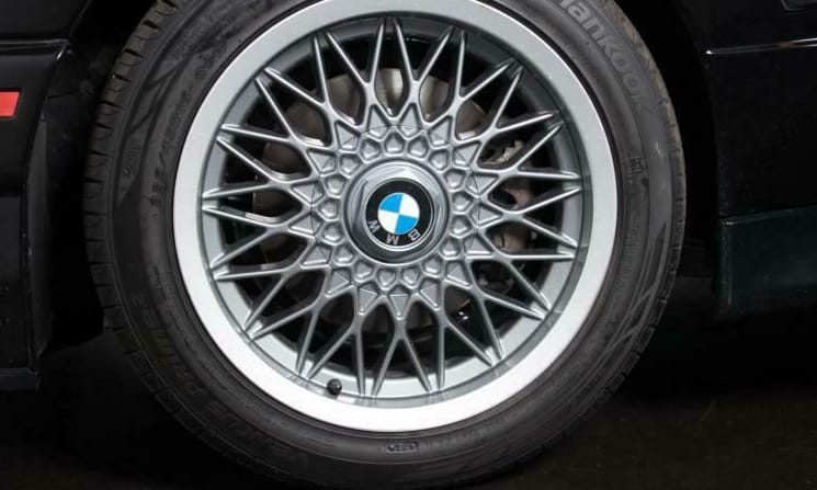 Két hónap kényszerszünet után májusban újraindul a termelés a BMW-nél
