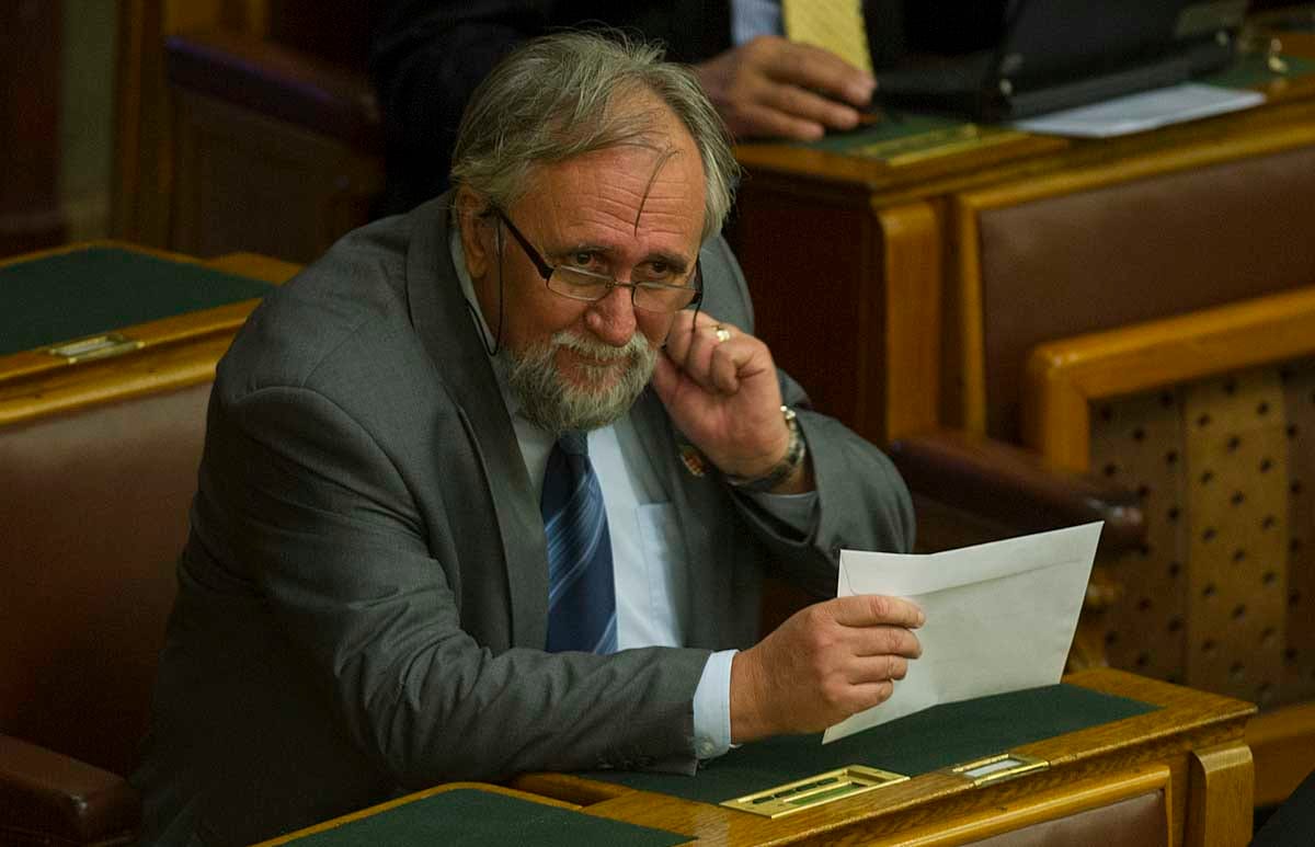 Új szintre léphet az intézményesített földrablás az Orbán-kormány korábbi földügyi államtitkára szerint