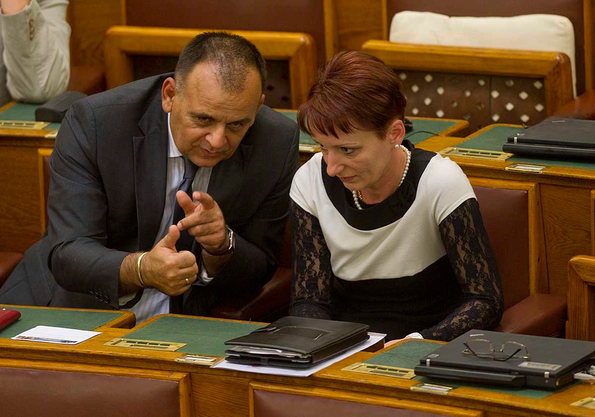 Ma áll fel Orbánék kötelező jellegű pedagógus-érdekképviselete